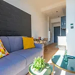 304 B Charming 2 Room Apartment Refurbished Super